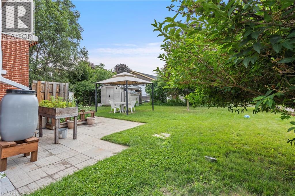 1099 UNION Street - Image 38