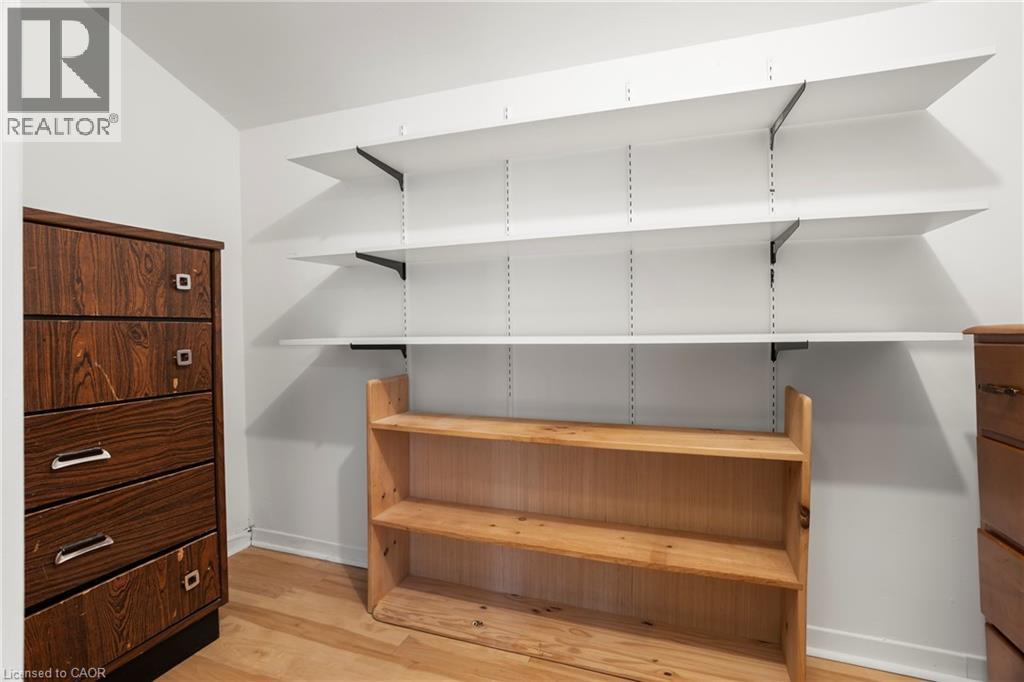 1099 UNION Street - Image 33