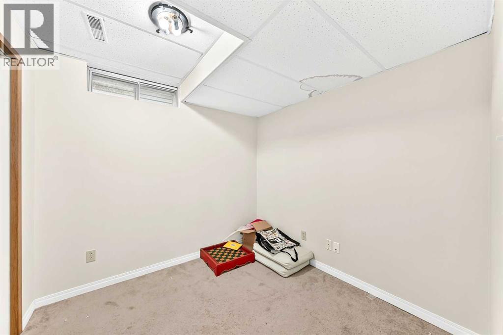 454 20 Avenue NW - 30