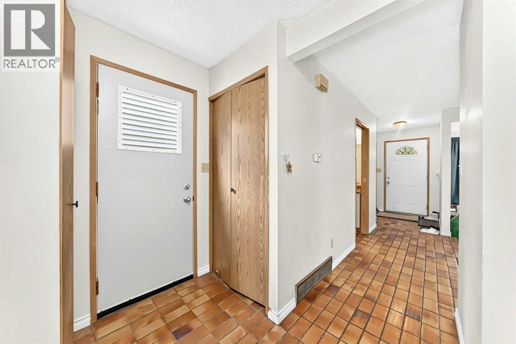 454 20 Avenue NW - 12
