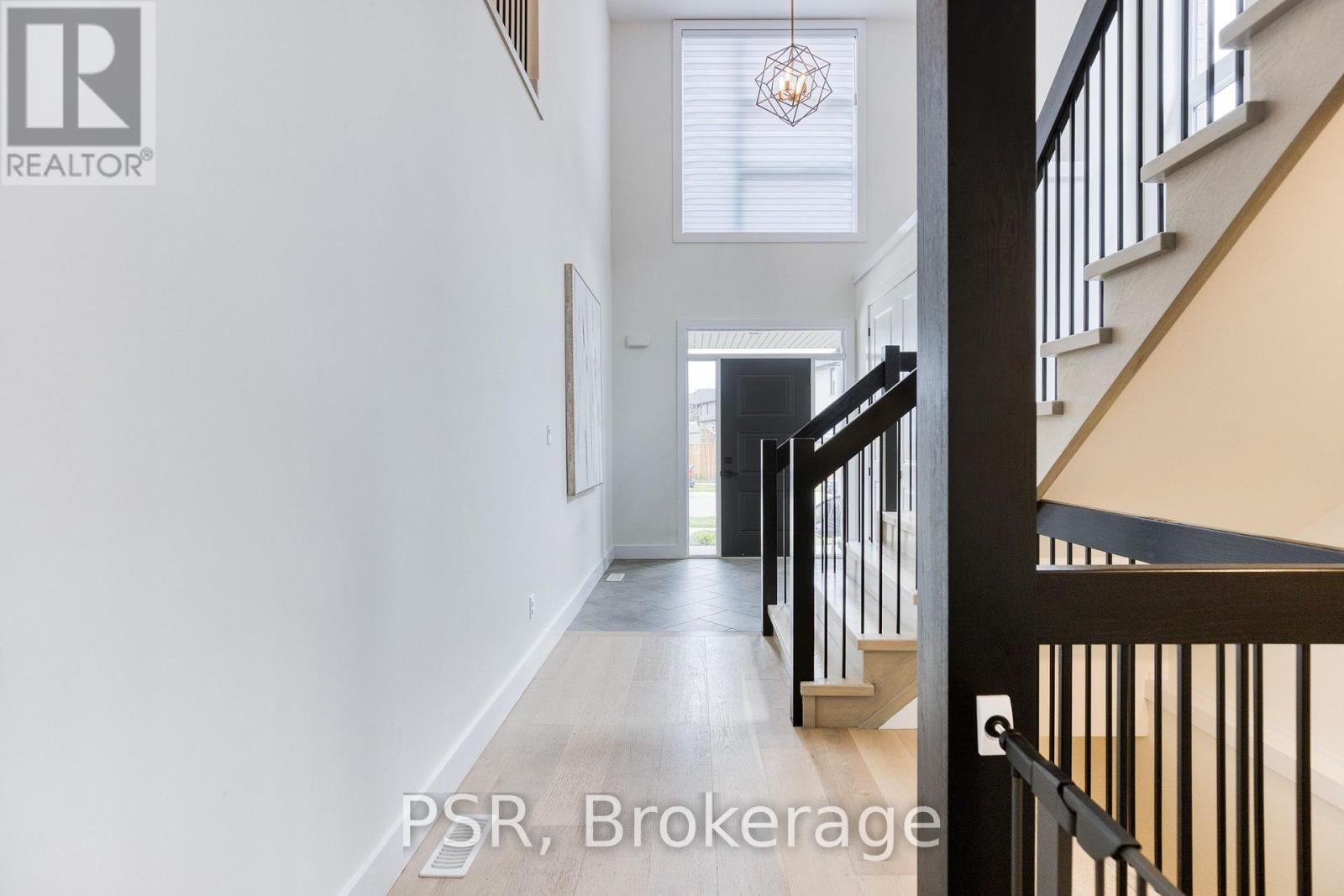 577 DOONWOODS CRESCENT - 3