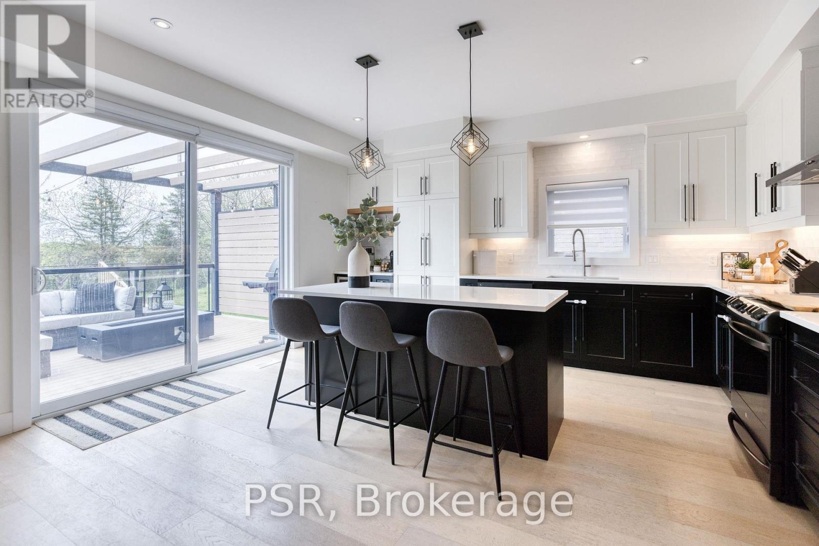 577 DOONWOODS CRESCENT - 4