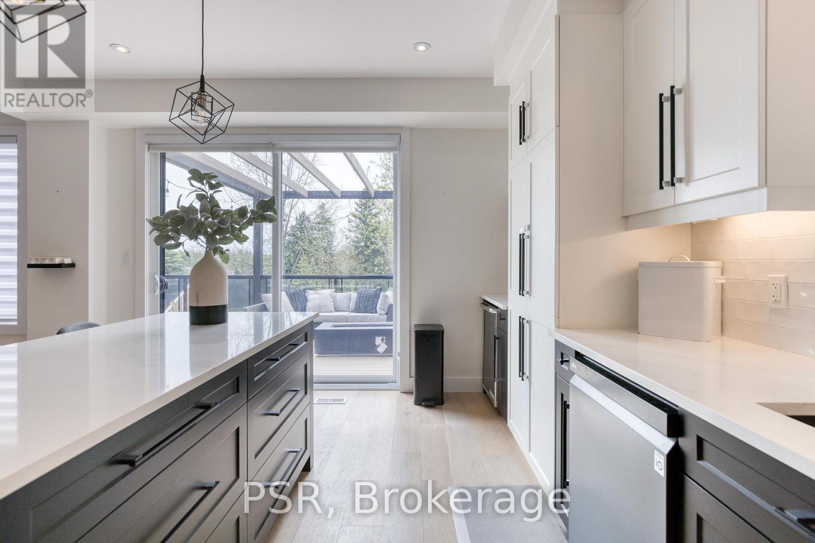 577 DOONWOODS CRESCENT - 6