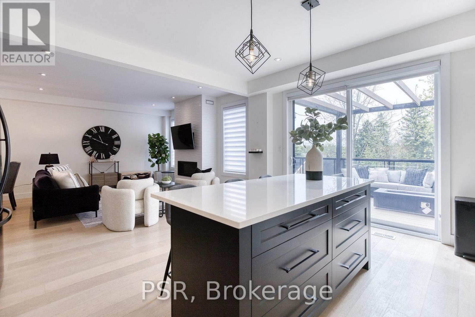 577 DOONWOODS CRESCENT - 9