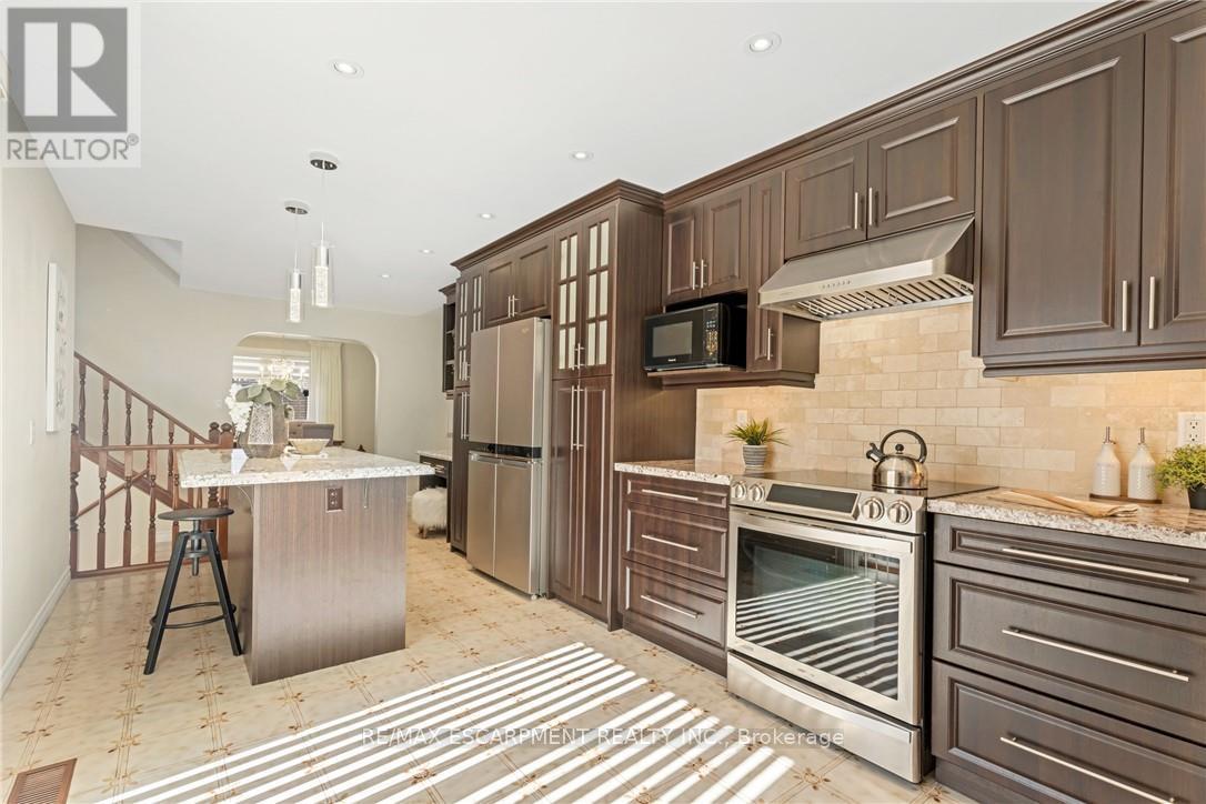 36 SKYLARK DRIVE - 16