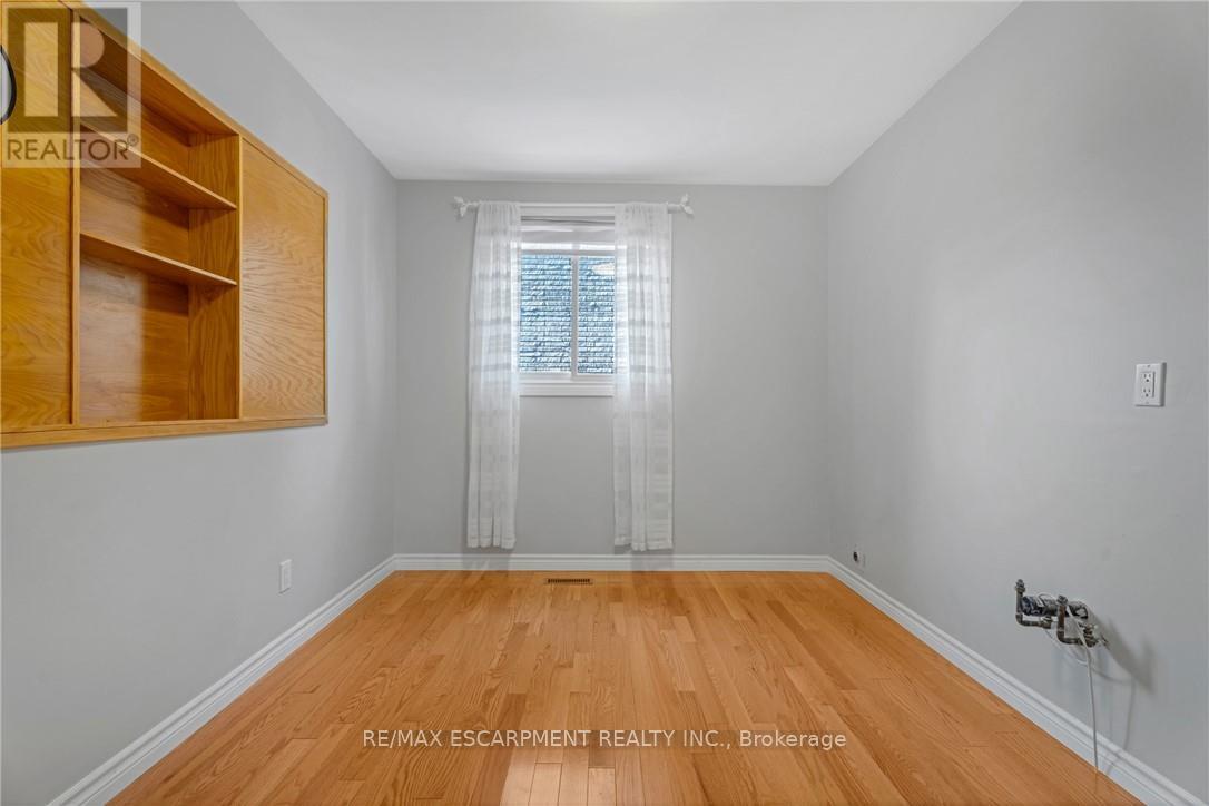 36 SKYLARK DRIVE - 22