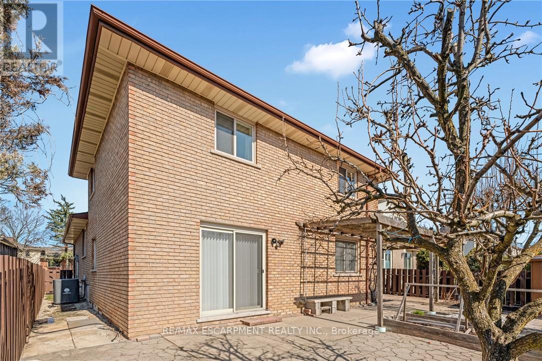 36 SKYLARK DRIVE - 42