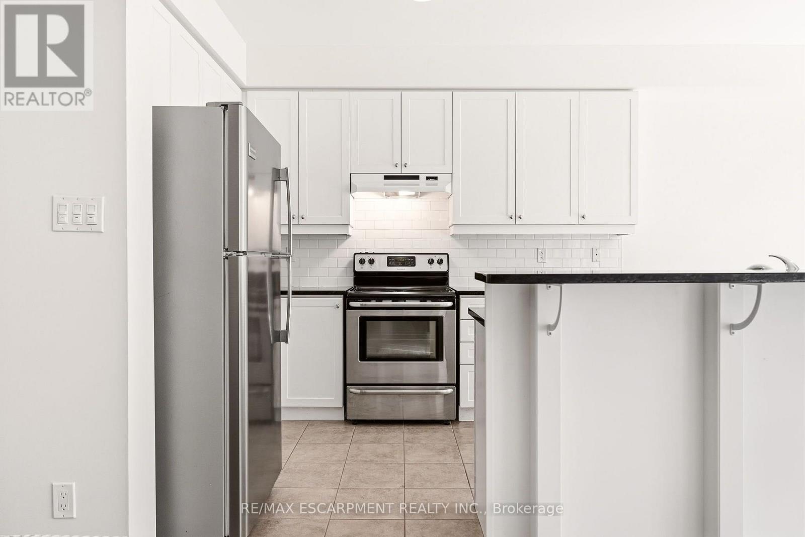 215 NISBET BOULEVARD - 12