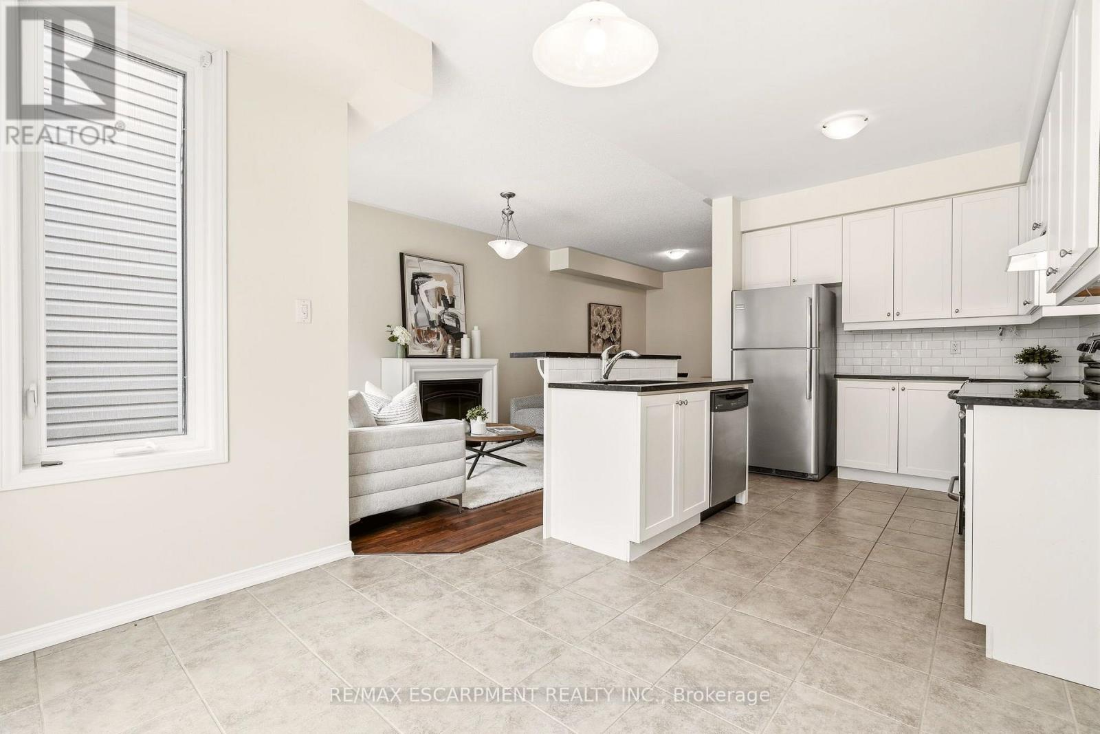 215 NISBET BOULEVARD - 16
