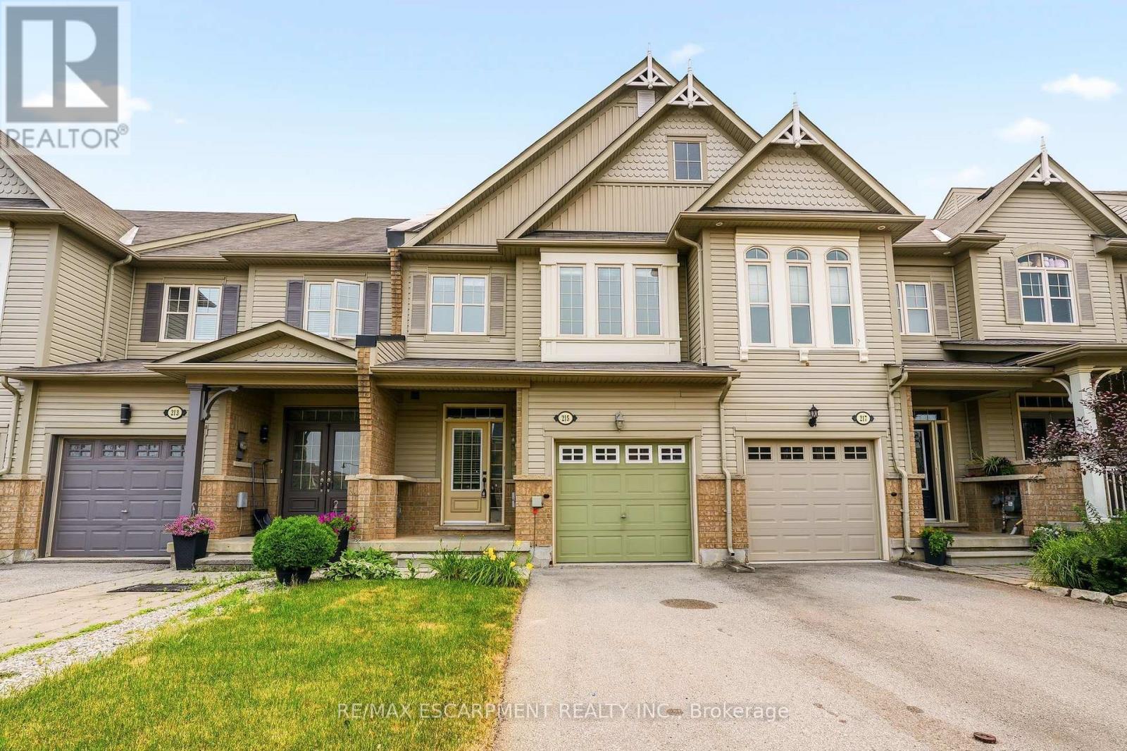 215 NISBET BOULEVARD - 2