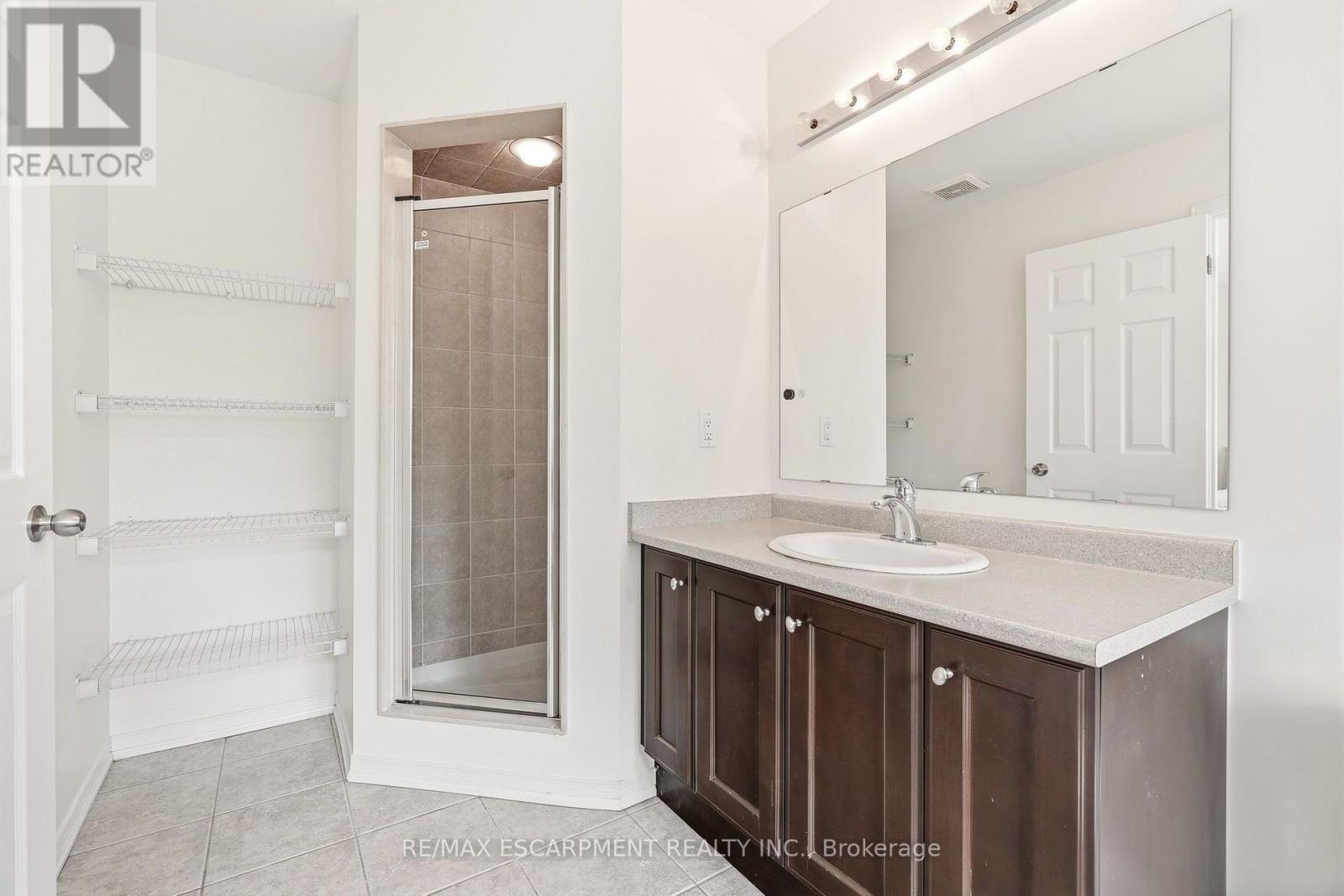 215 NISBET BOULEVARD - 29
