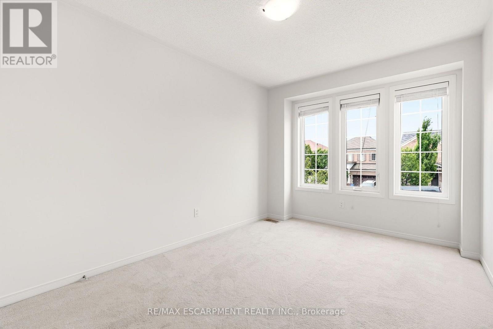 215 NISBET BOULEVARD - 30