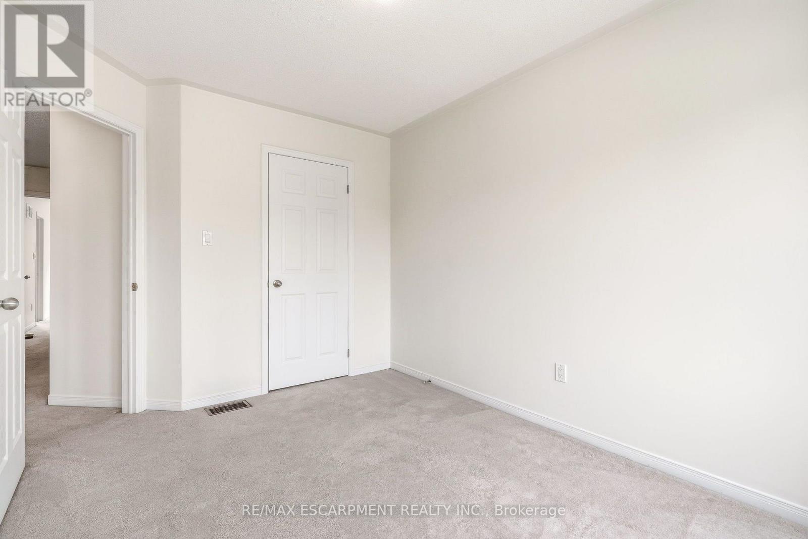 215 NISBET BOULEVARD - 31