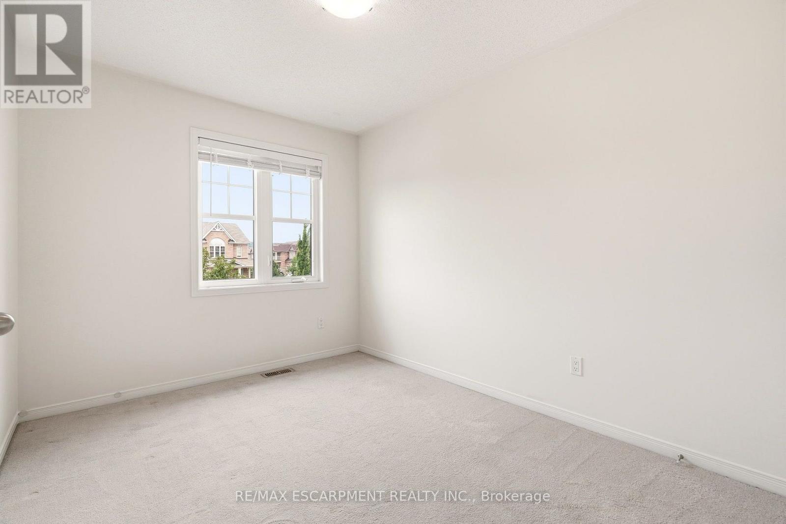 215 NISBET BOULEVARD - 32