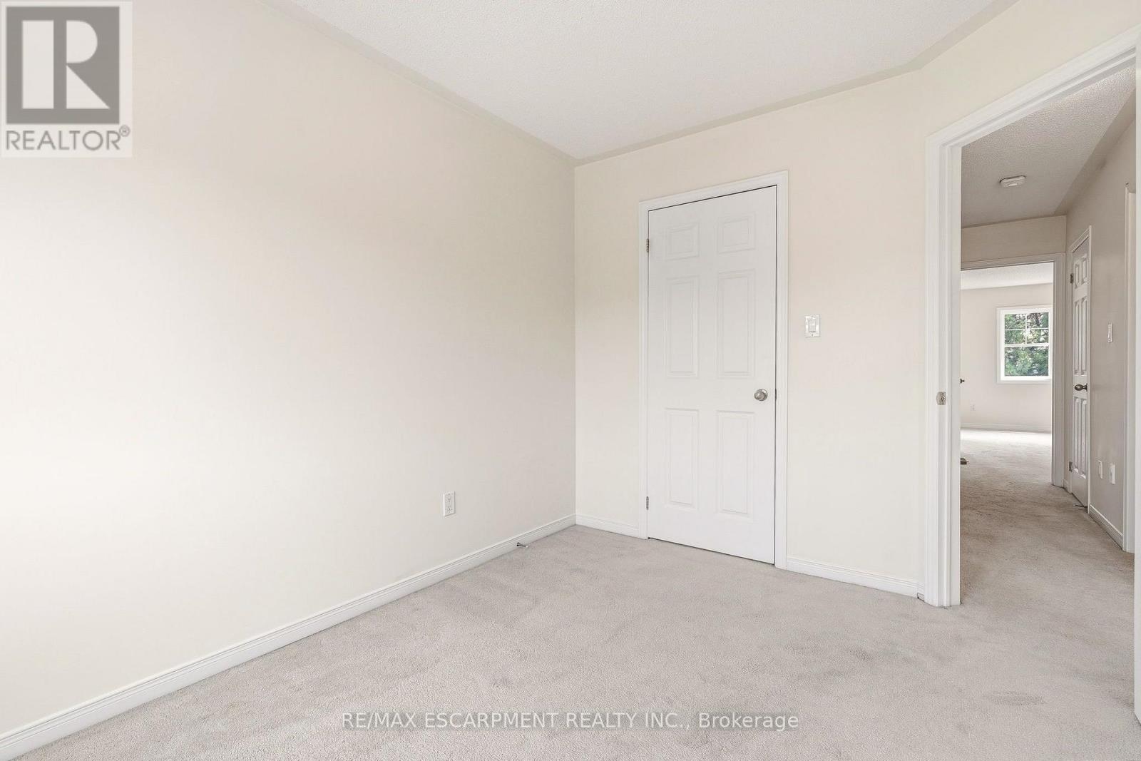 215 NISBET BOULEVARD - 33