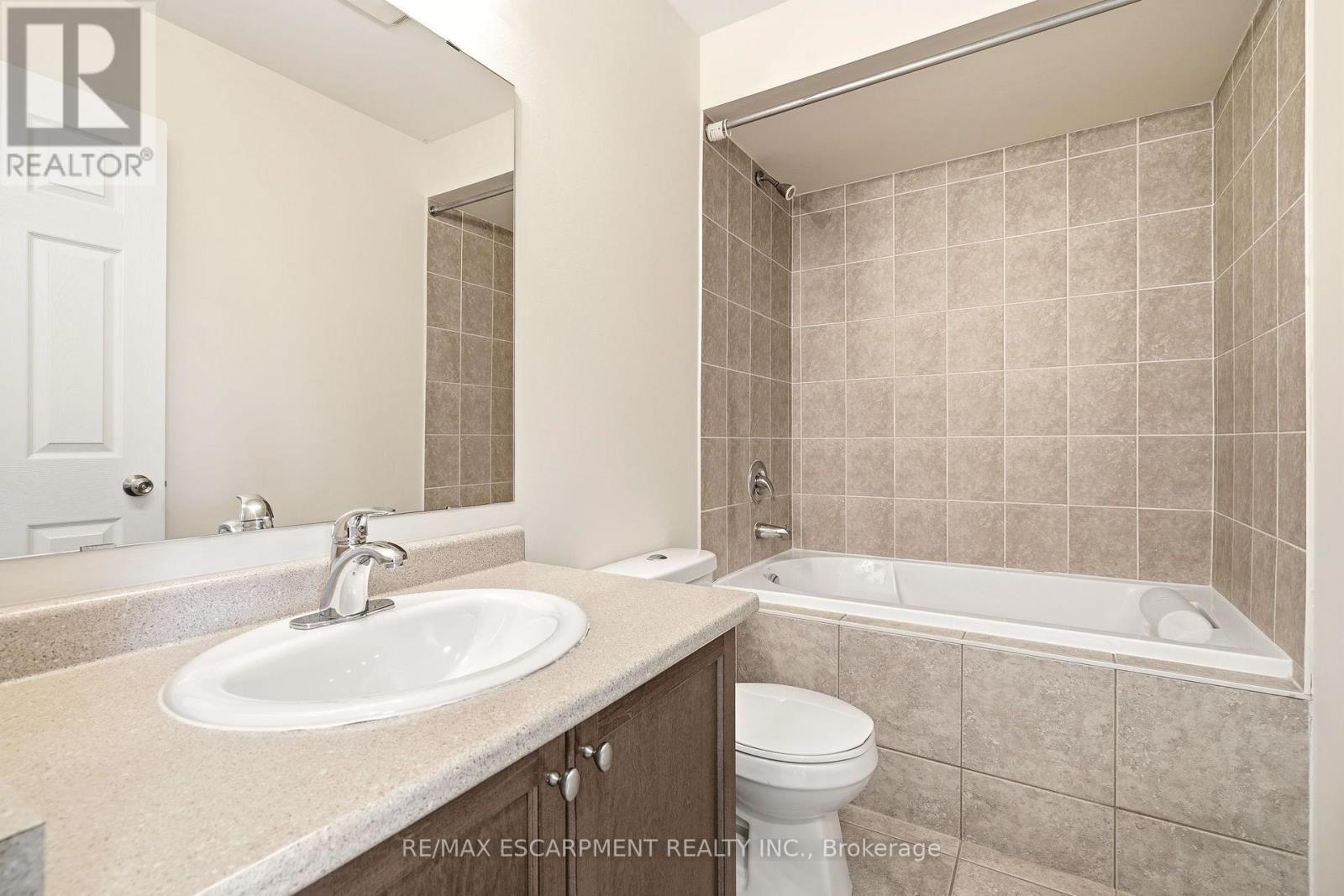 215 NISBET BOULEVARD - 35