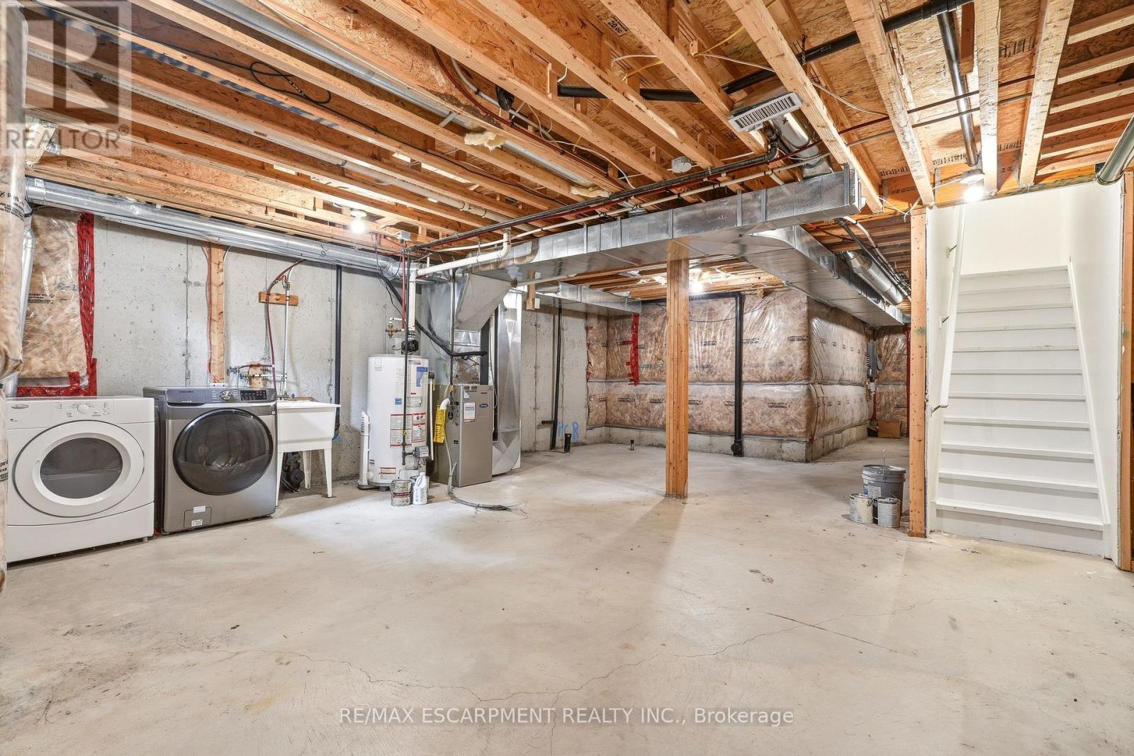215 NISBET BOULEVARD - 36