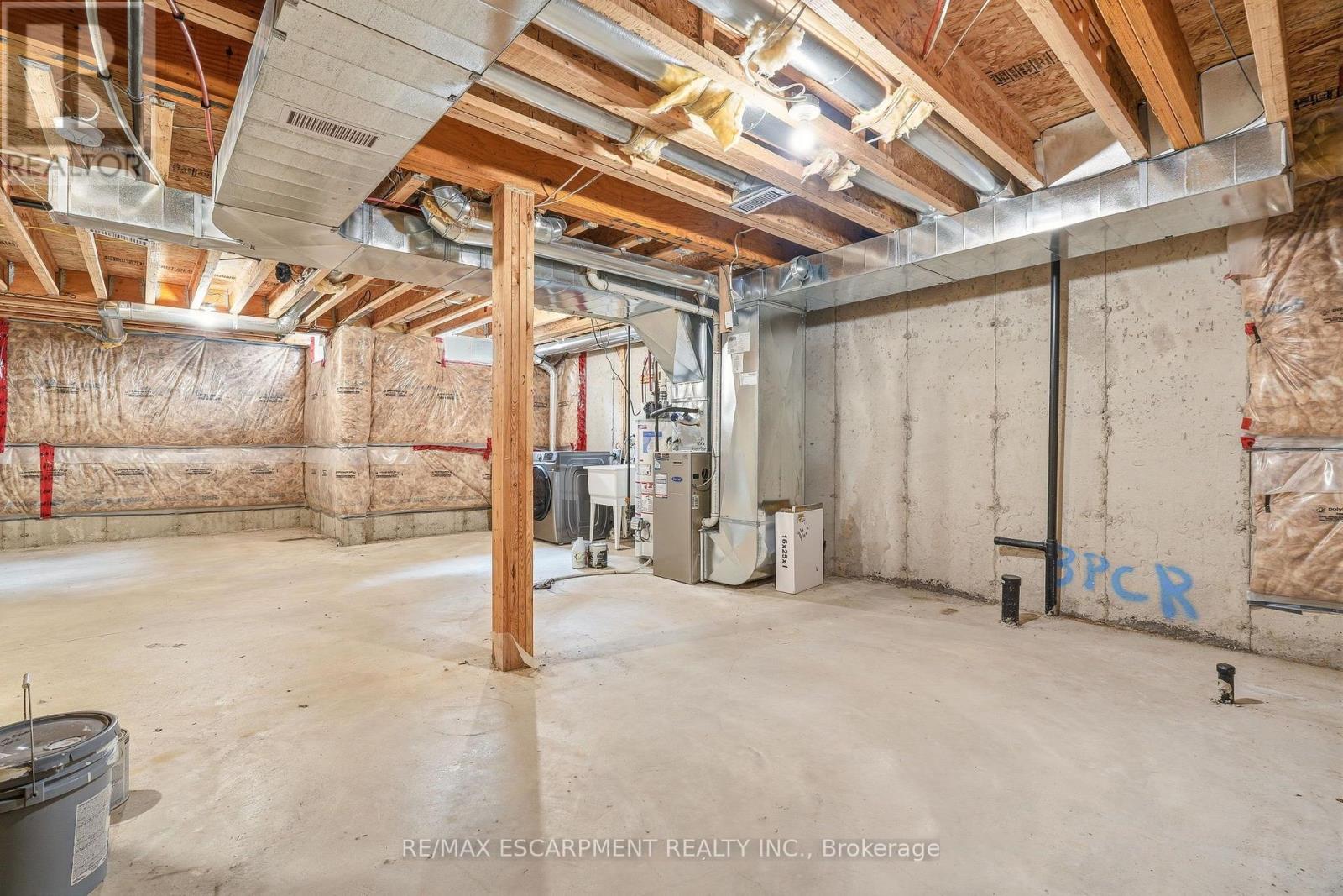 215 NISBET BOULEVARD - 37