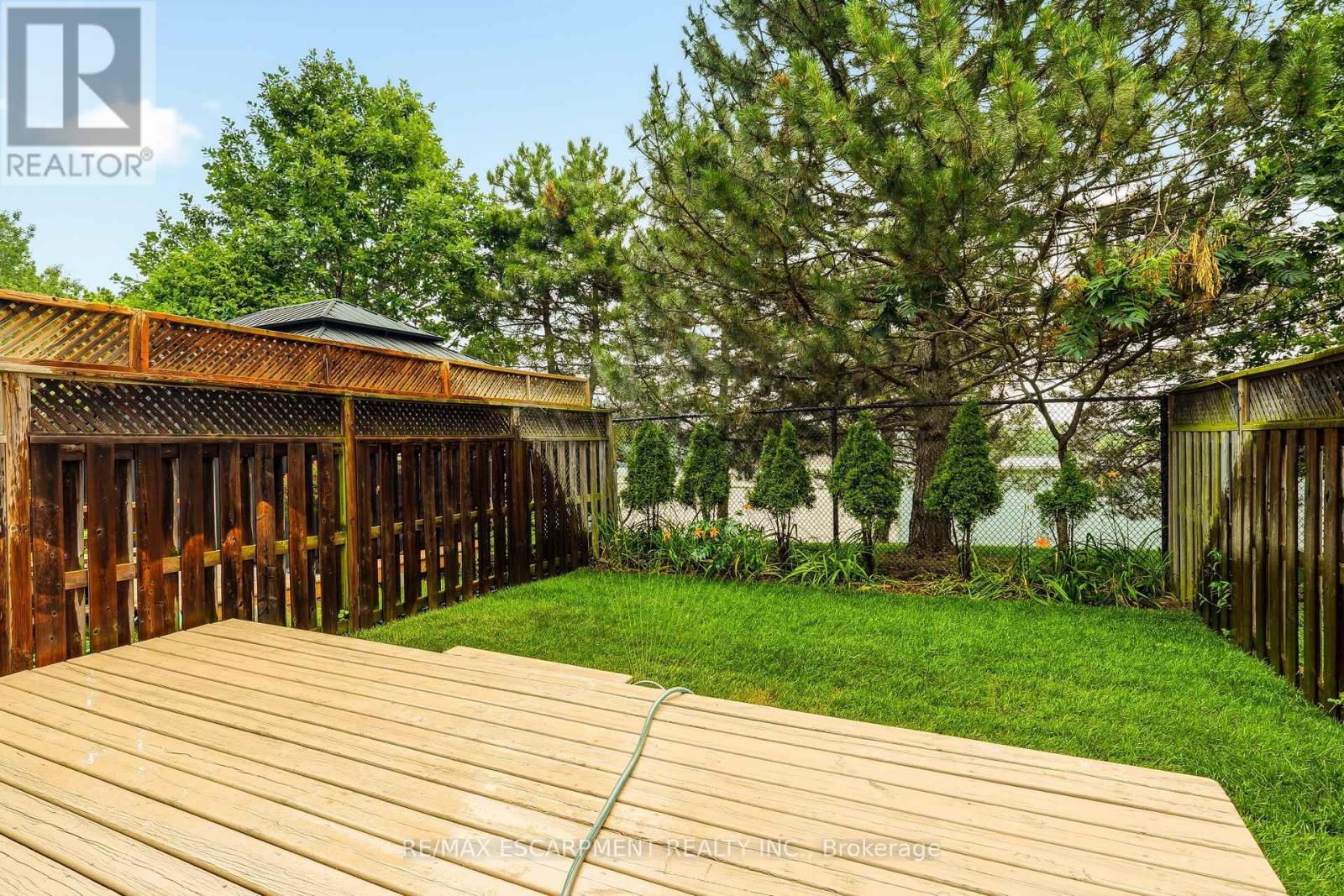 215 NISBET BOULEVARD - 39