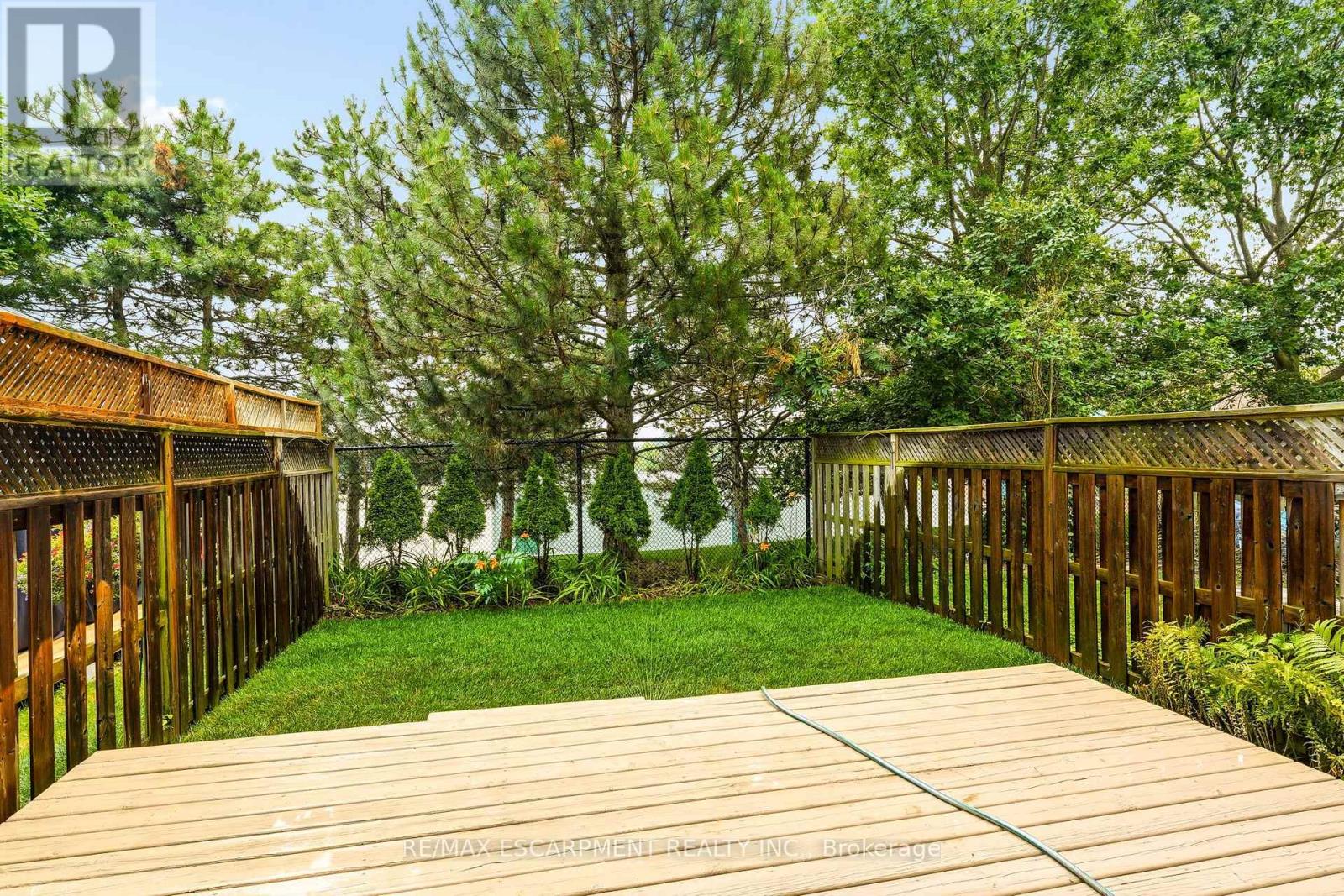 215 NISBET BOULEVARD - 40