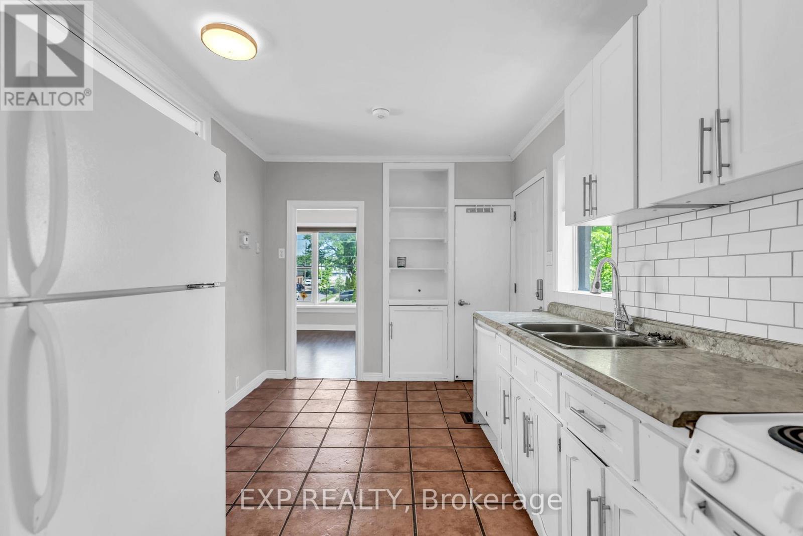 553 QUEBEC STREET - 22