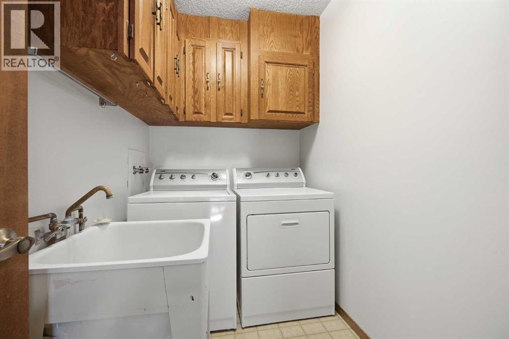 168 Edgehill Close NW - 15