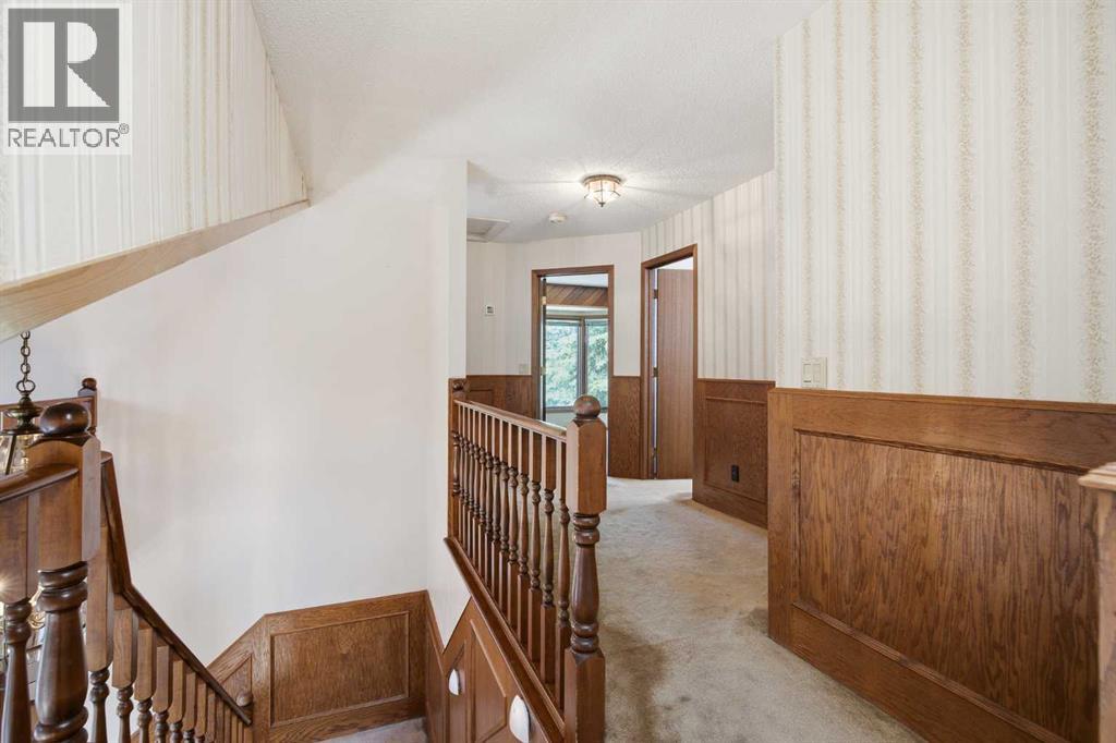 168 Edgehill Close NW - 16