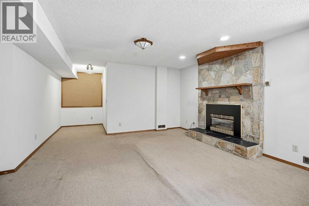168 Edgehill Close NW - 26