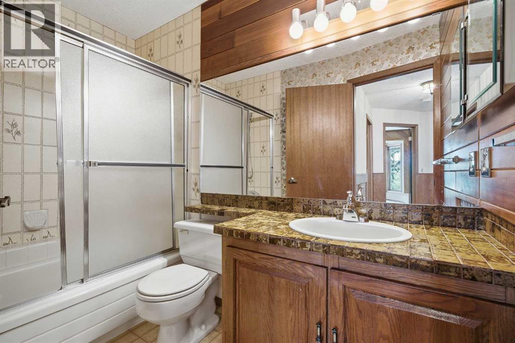 168 Edgehill Close NW - 22