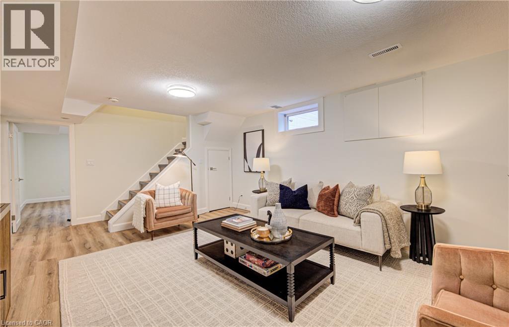 163 LYNNBROOK Crescent - 28