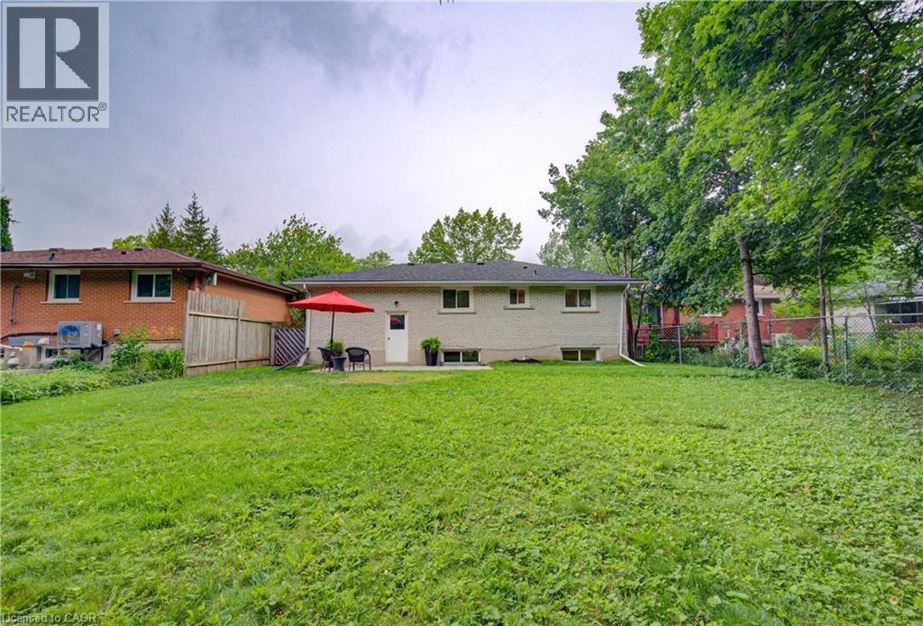 163 LYNNBROOK Crescent - 40