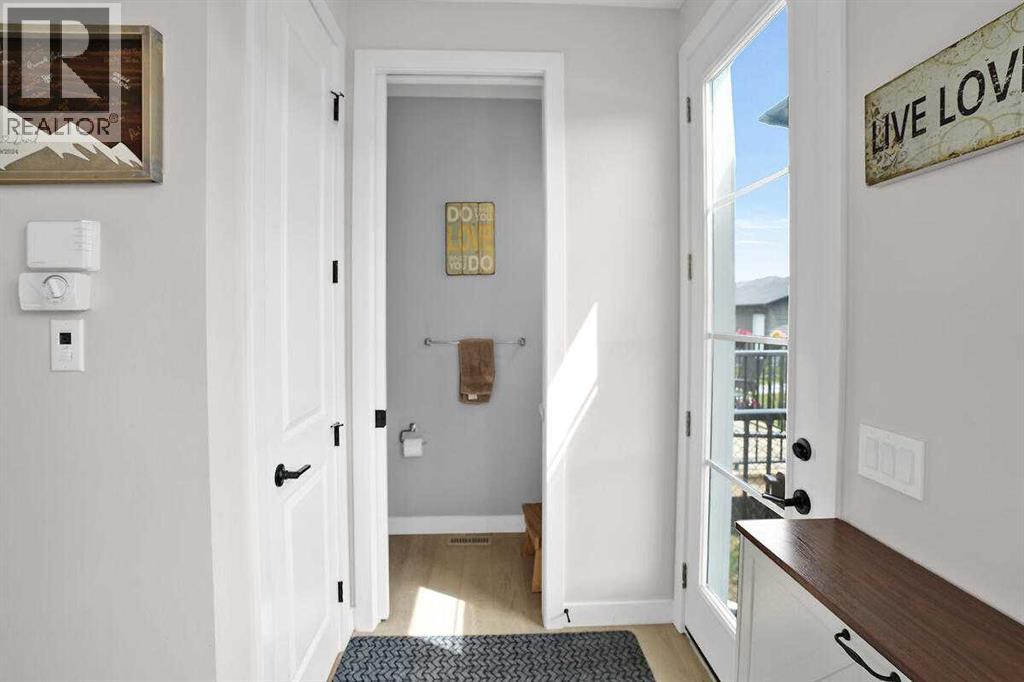 1139 Lanark Boulevard SE - 11