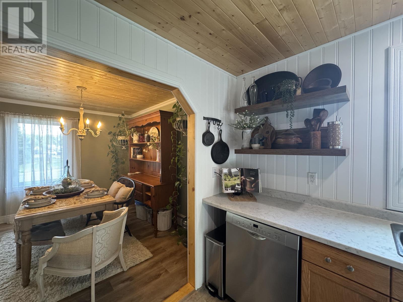 4 Adjala AVE - Image 12