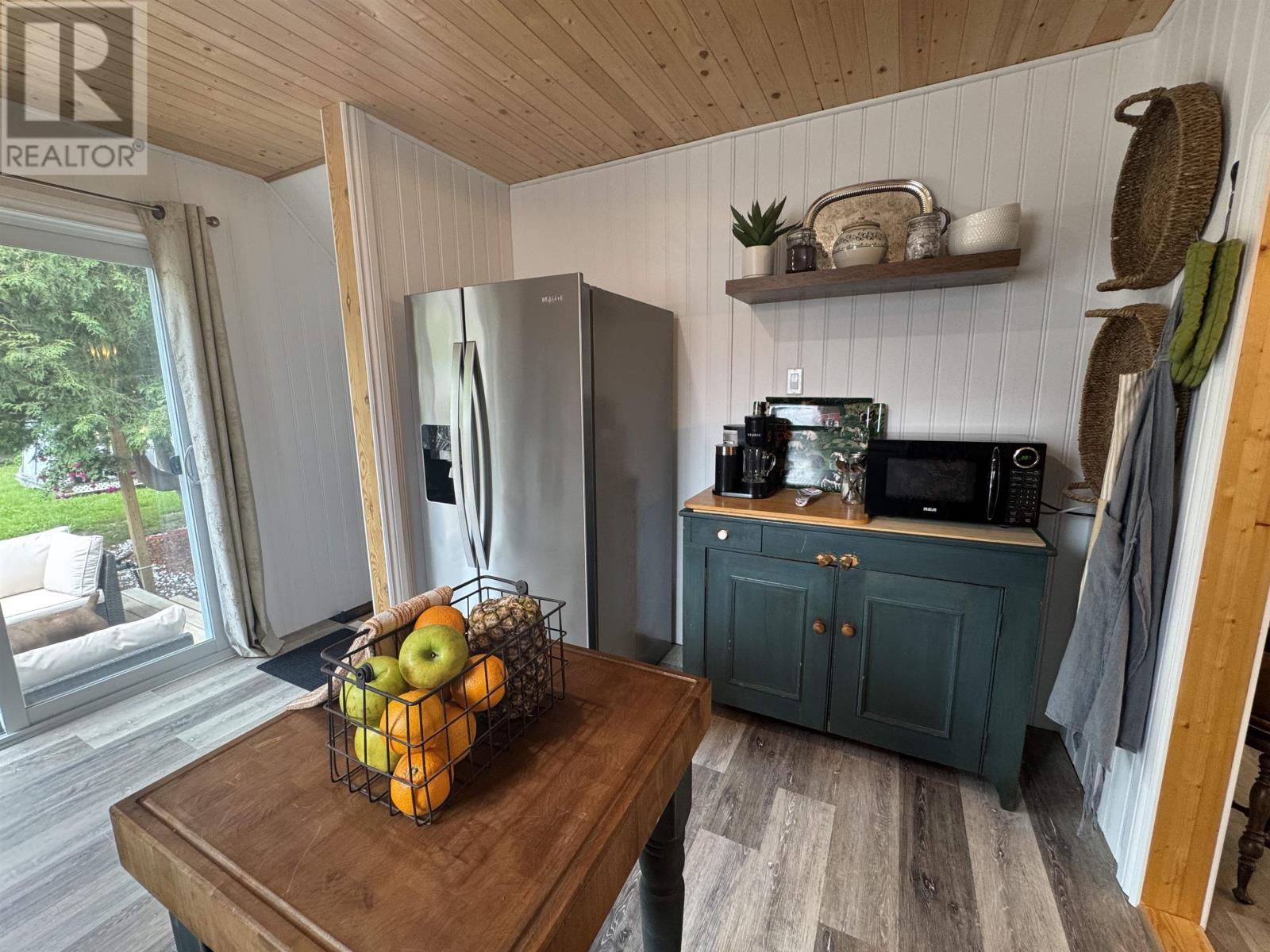 4 Adjala AVE - Image 17
