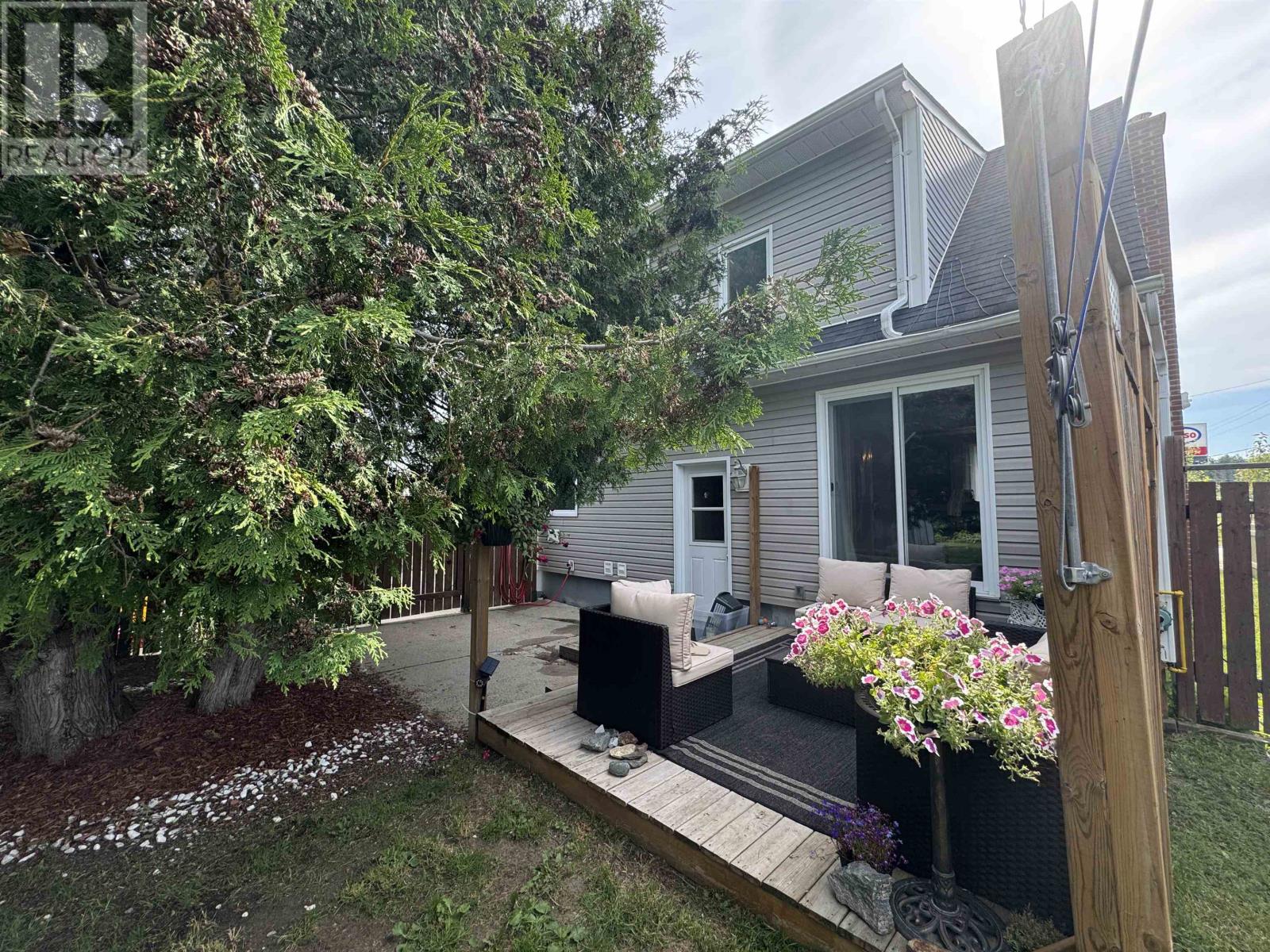 4 Adjala AVE - Image 3