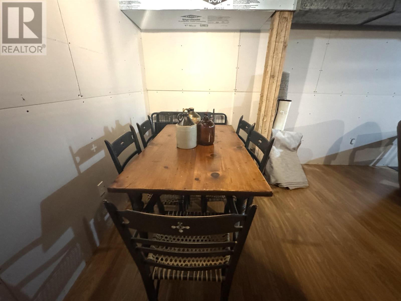 4 Adjala AVE - Image 35