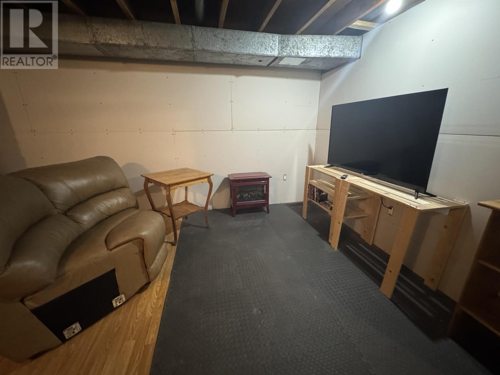 4 Adjala AVE - Image 37