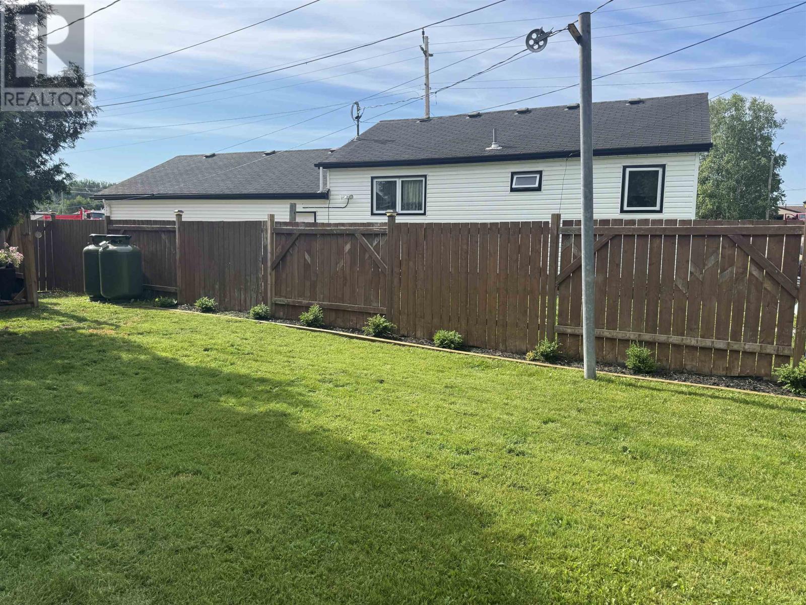 4 Adjala AVE - Image 44
