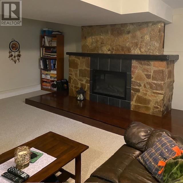 305 McKenzie AVE E - 21