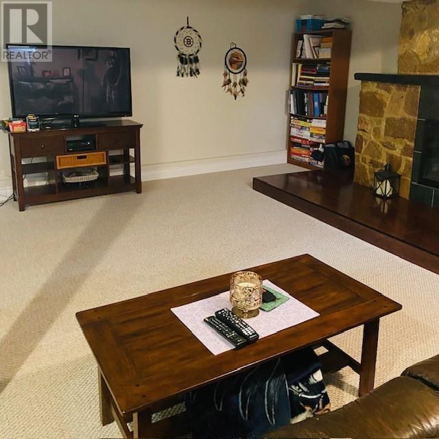 305 McKenzie AVE E - 22