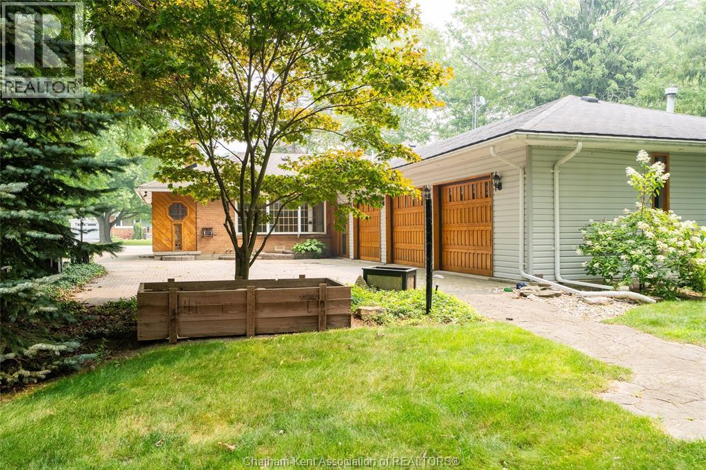 15 Detroit DRIVE - 38