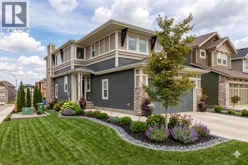 437 Magnolia Way SE - 1