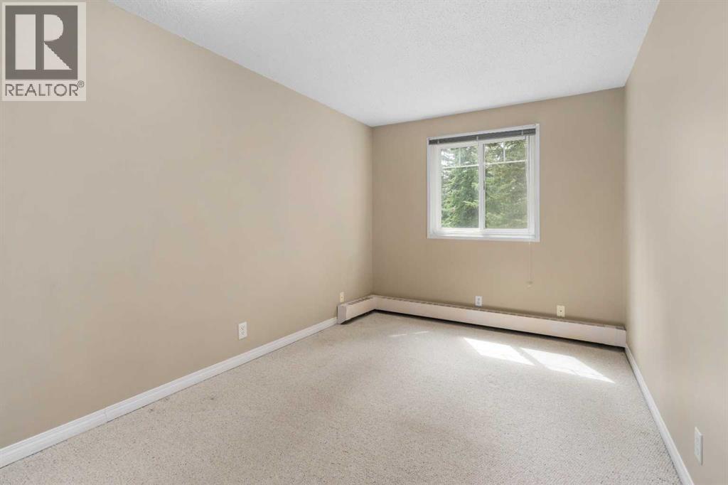 #202C 5601 Dalton Drive NW - 14