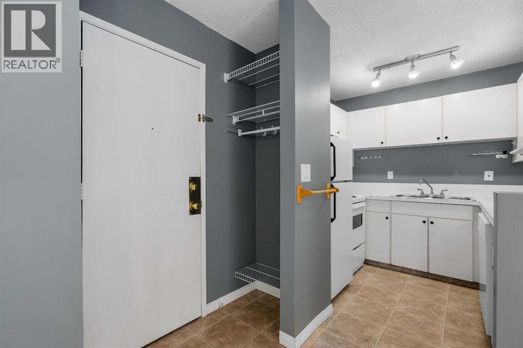 #202C 5601 Dalton Drive NW - 5