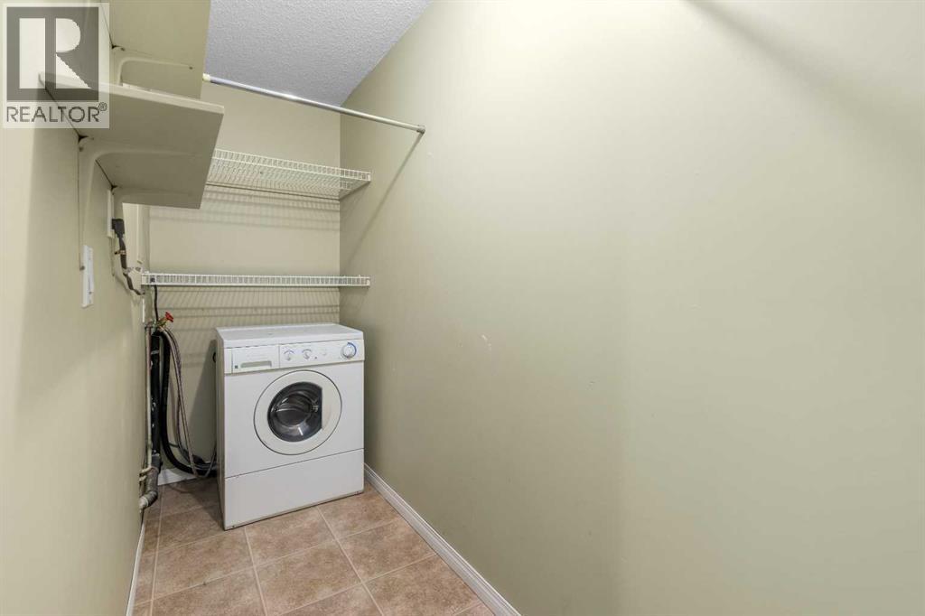 #202C 5601 Dalton Drive NW - 19