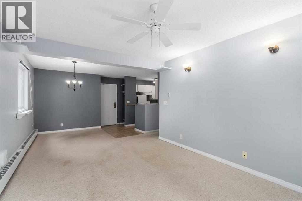 #202C 5601 Dalton Drive NW - 12