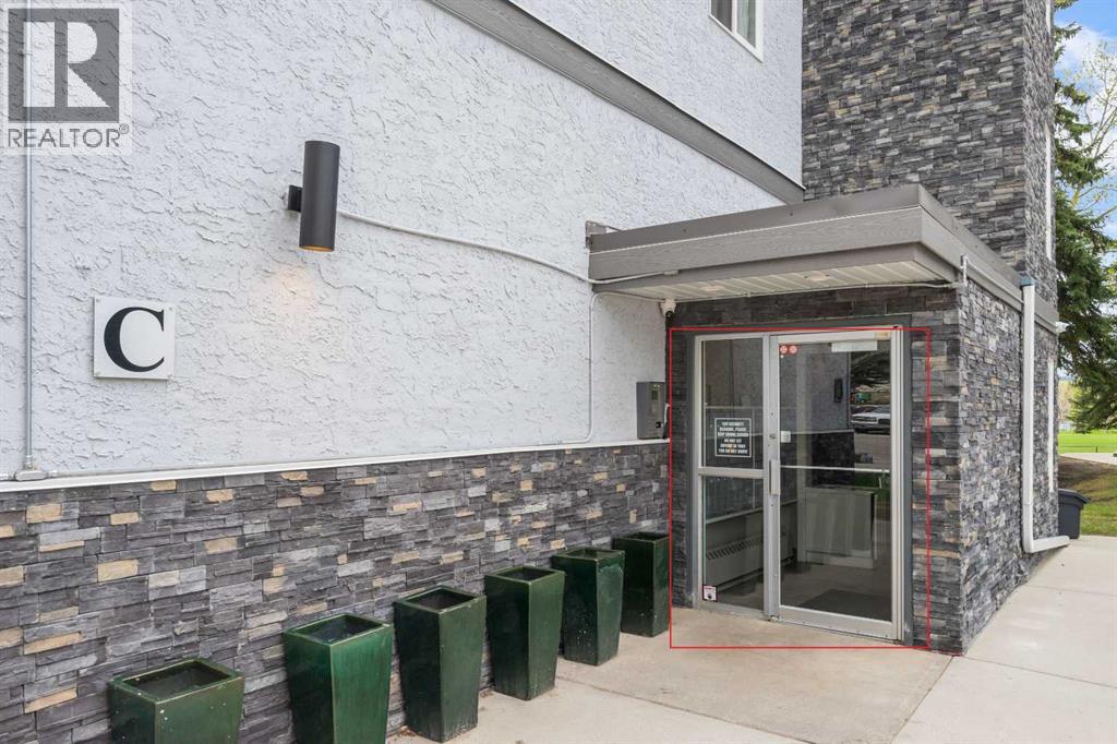 #202C 5601 Dalton Drive NW - 24