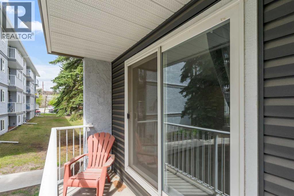 #202C 5601 Dalton Drive NW - 3