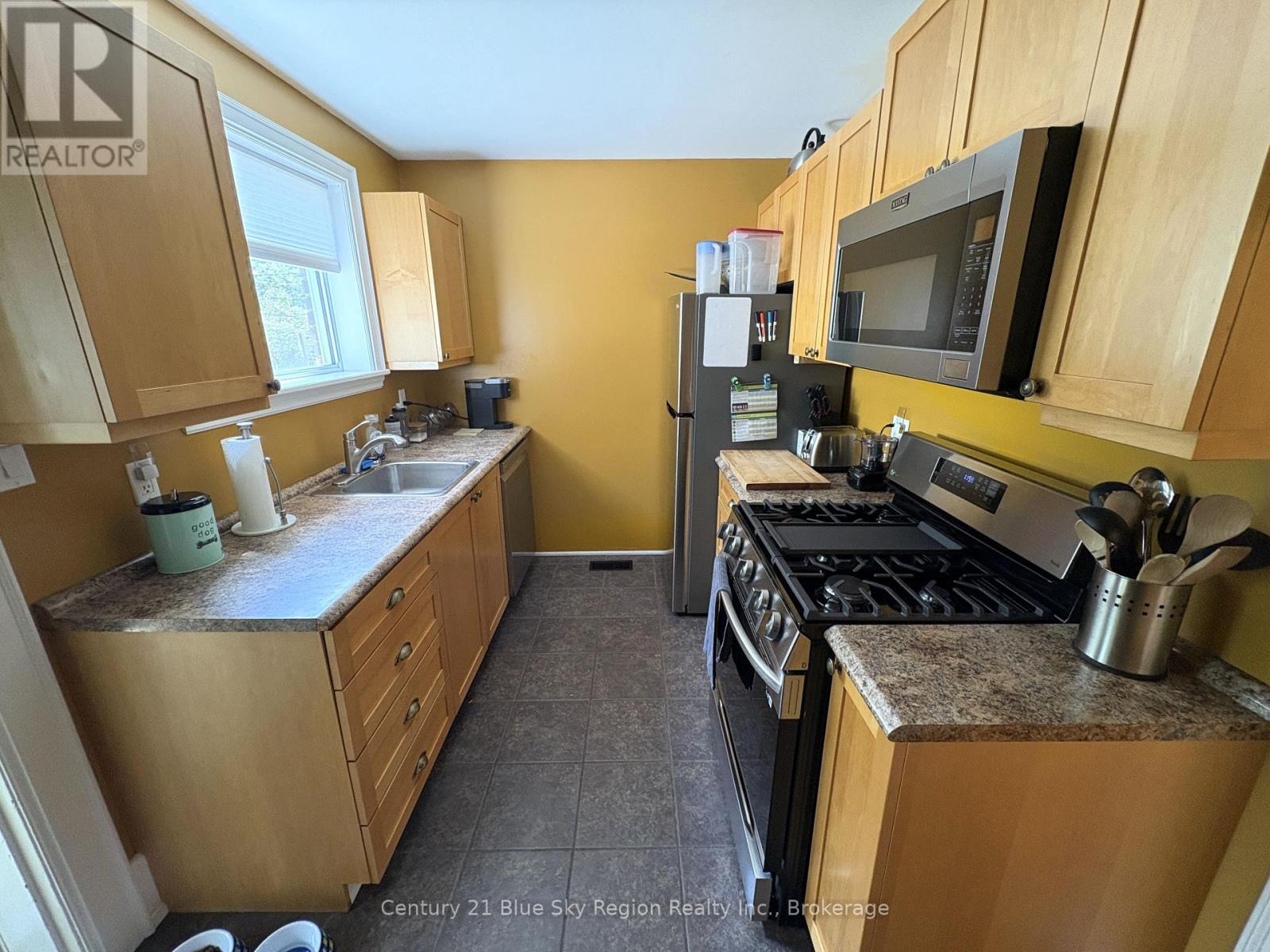 468 KING STREET W - 14