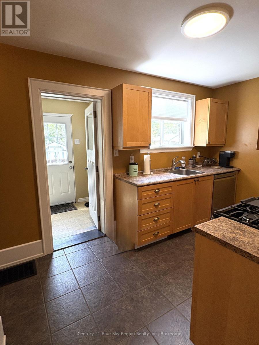 468 KING STREET W - 15